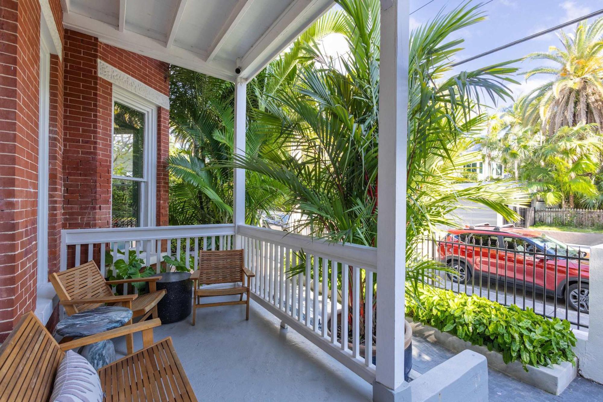 Takeover At The Grand Maloney Key West Eksteriør billede